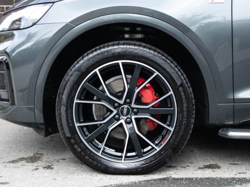 Audi Q5   Registered:2022(72)