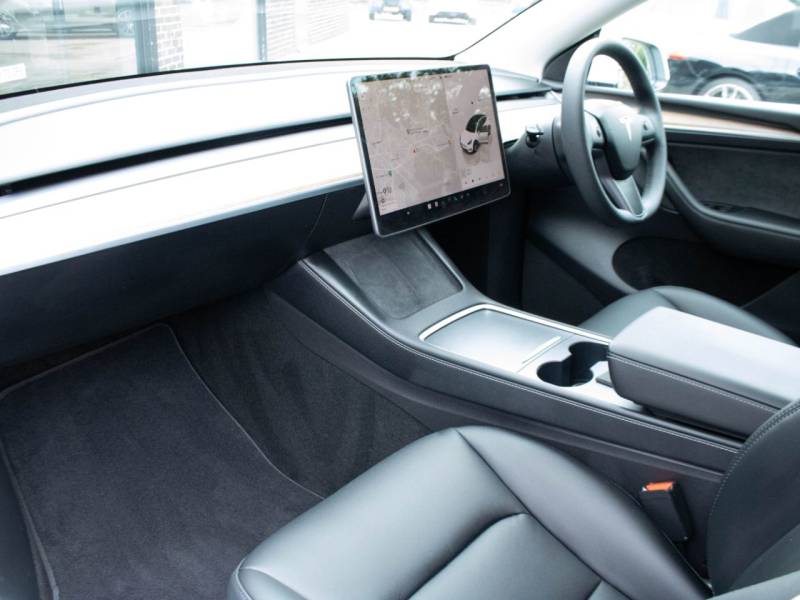 Tesla Model Y   Registered:2022(72)