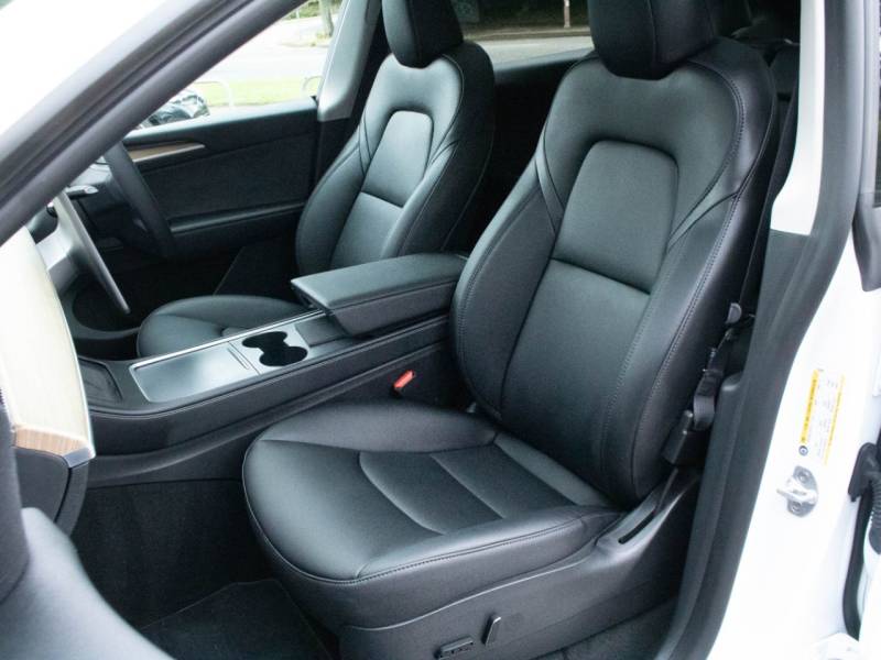 Tesla Model Y   Registered:2022(72)