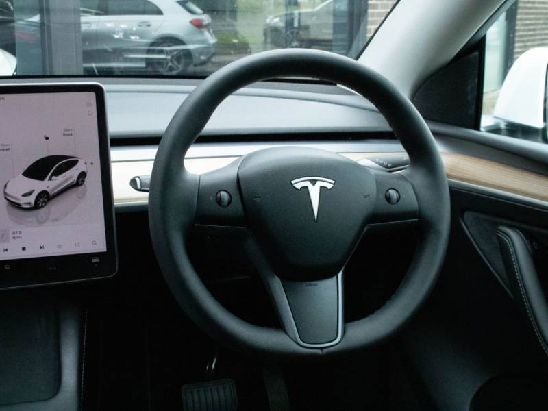 Tesla Model Y   Registered:2022(72)