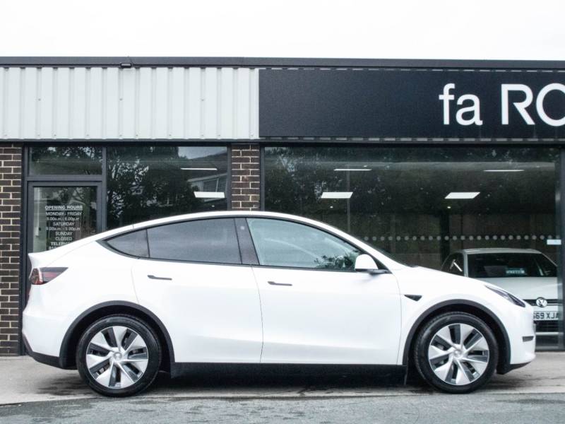 Tesla Model Y   Registered:2022(72)