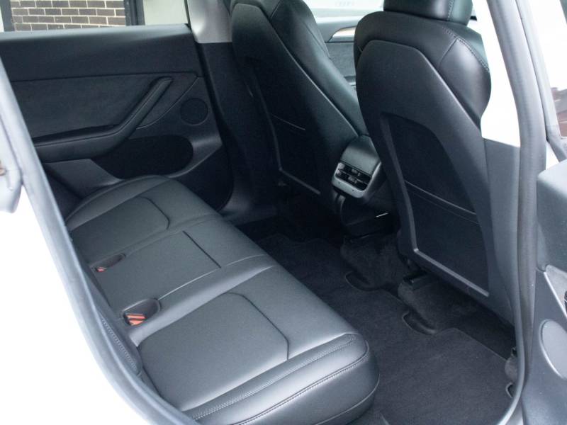 Tesla Model Y   Registered:2022(72)