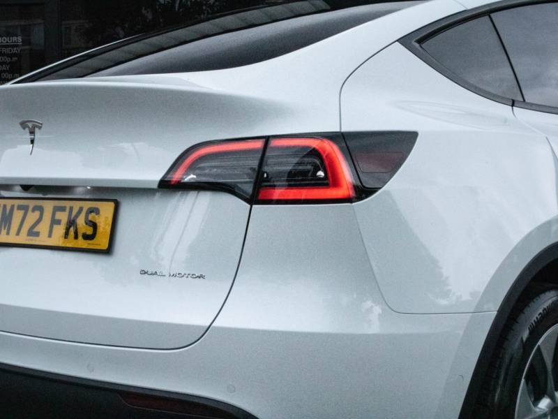 Tesla Model Y   Registered:2022(72)
