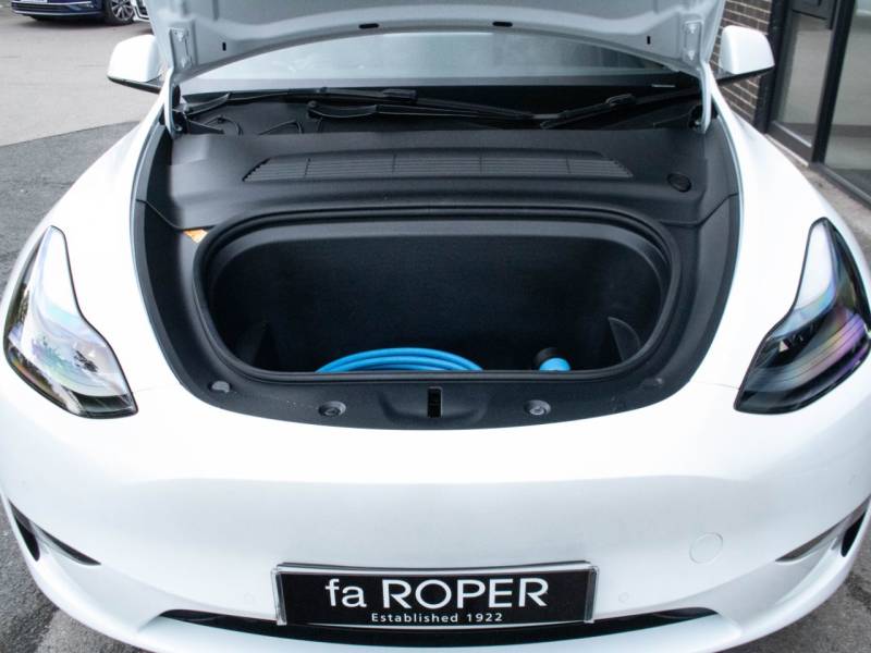 Tesla Model Y   Registered:2022(72)