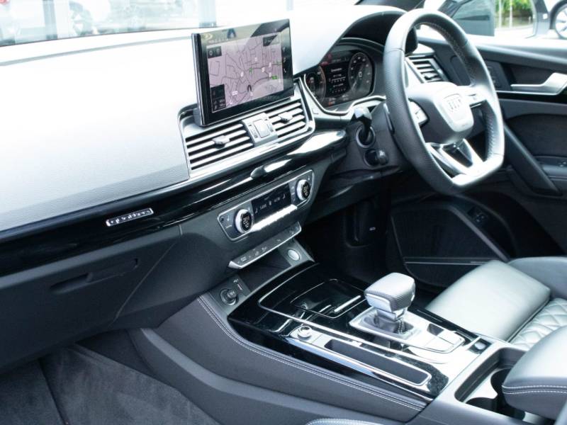 Audi Q5   Registered:2021(21)