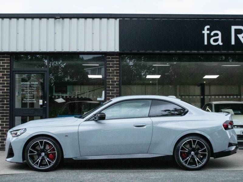 BMW 2 Series   Registered:2022(72)