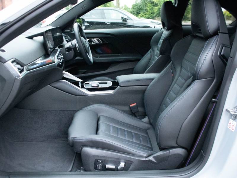 BMW 2 Series   Registered:2022(72)