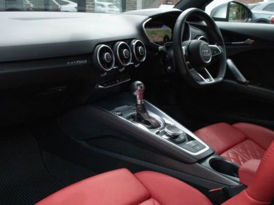 Audi TTS Coupe 2.0 TFSI quattro TTS S tronic 310ps Coupe Petrol Mythos Black Metallic