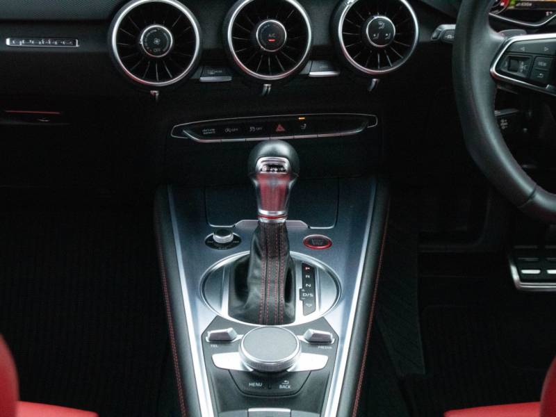 Audi TTS Coupe   Registered:2018(18)