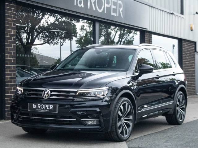 Volkswagen Tiguan 2.0 TDI R Line 4MOTION DSG 150ps Estate Diesel Deep Black Pearl