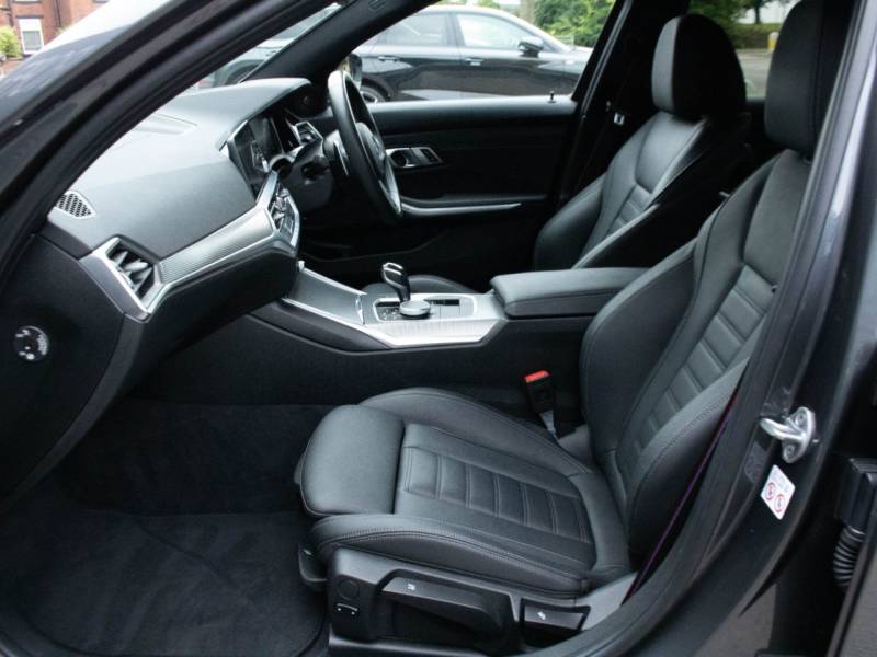 BMW 3 Series   Registered:2020(20)