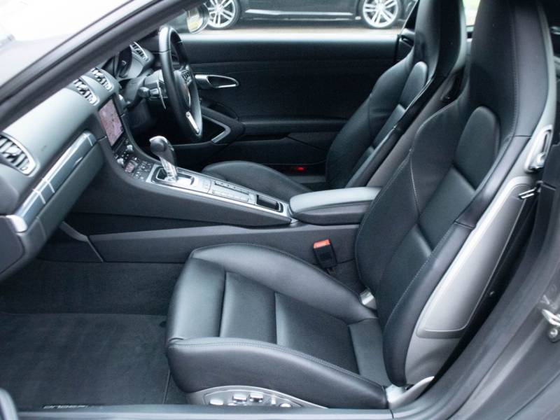 Porsche Cayman 718   Registered:2019(19)