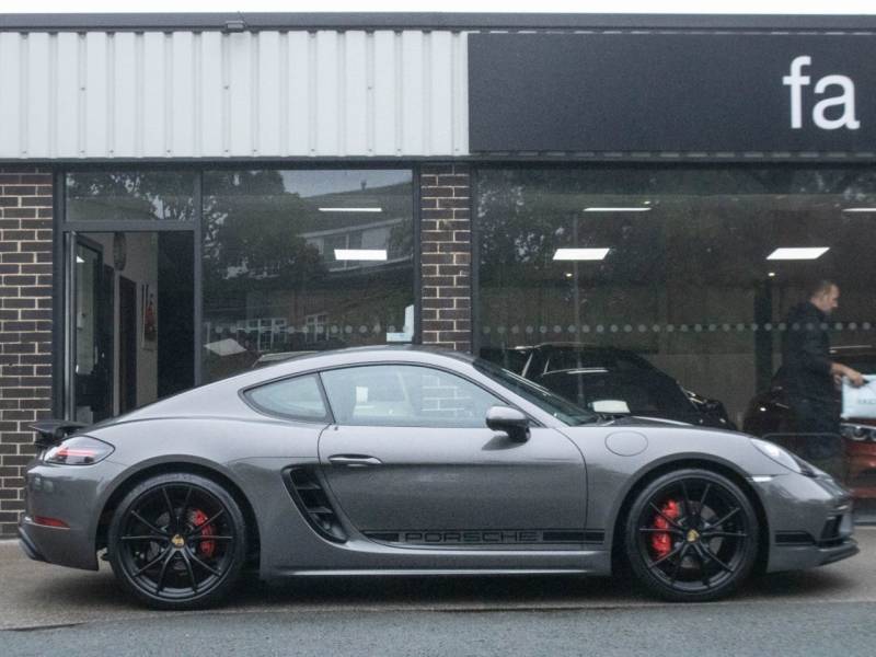 Porsche Cayman 718   Registered:2019(19)