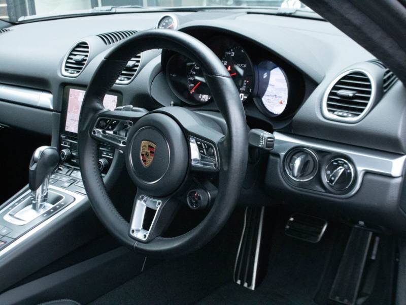 Porsche Cayman 718   Registered:2019(19)