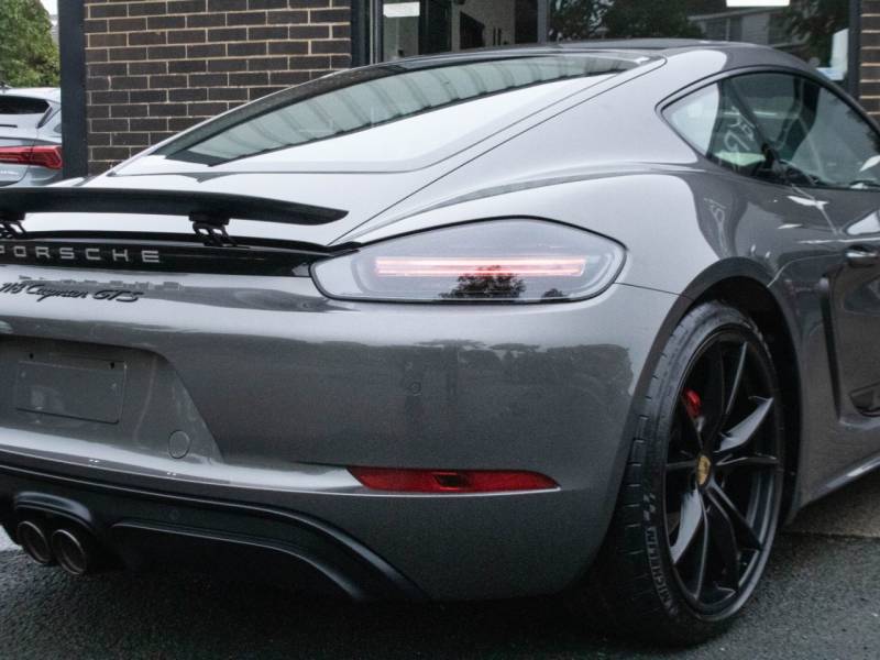 Porsche Cayman 718   Registered:2019(19)