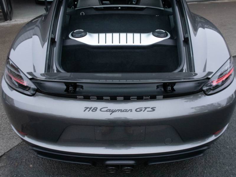 Porsche Cayman 718   Registered:2019(19)
