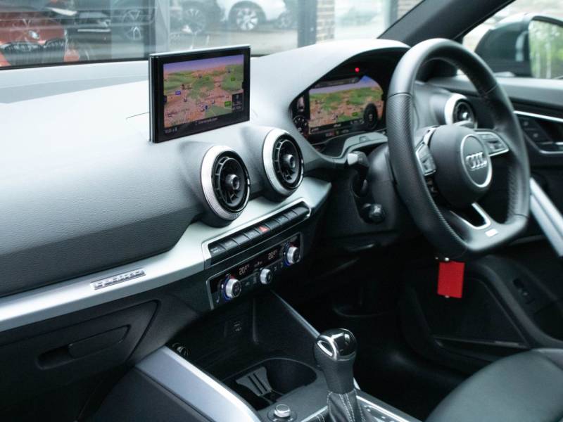 Audi Q2   Registered:2021(21)