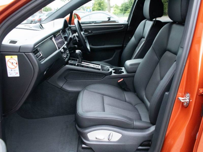 Porsche Macan   Registered:2021(71)