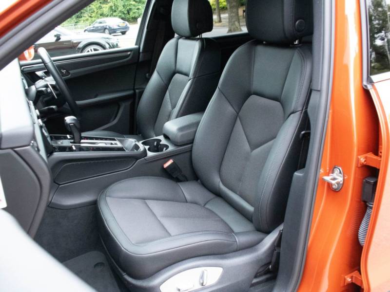 Porsche Macan   Registered:2021(71)