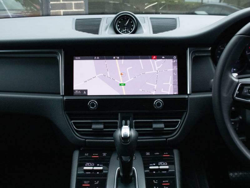 Porsche Macan   Registered:2021(71)