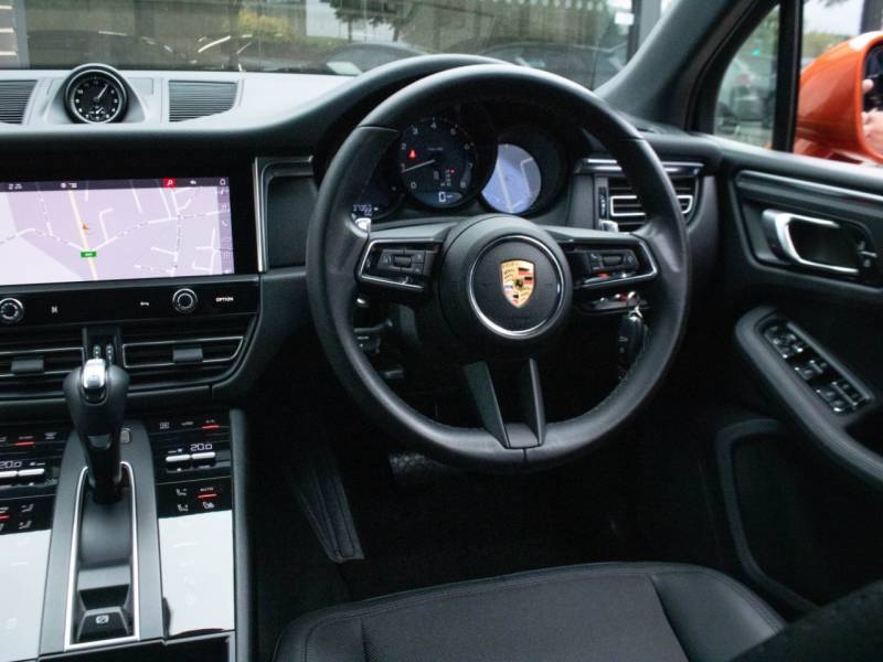 Porsche Macan   Registered:2021(71)