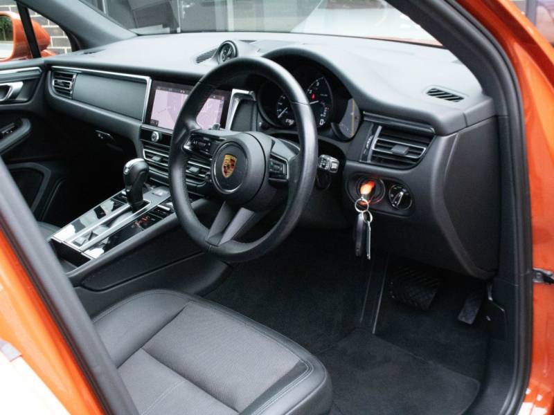 Porsche Macan   Registered:2021(71)