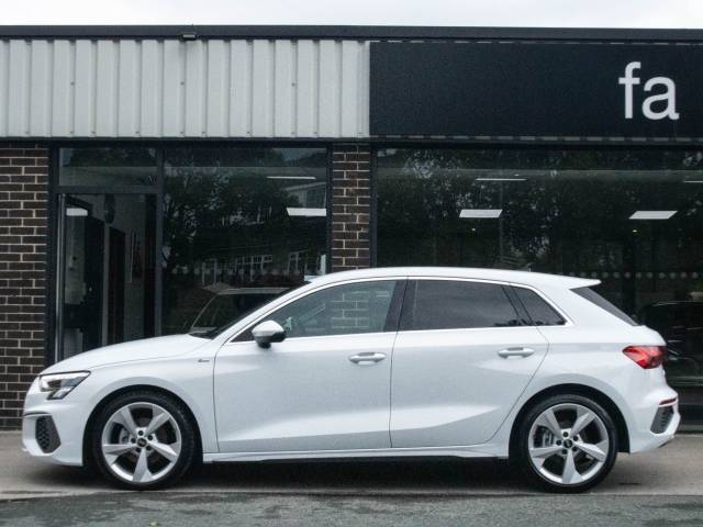 2022 Audi A3 Sportback 1.5 TFSI 35 S Line S tronic 150ps