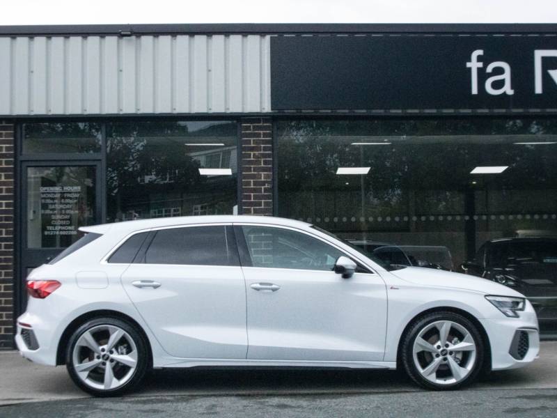 Audi A3 Sportback   Registered:2022(22)