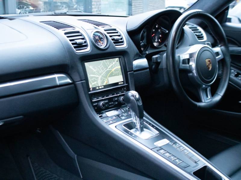 Porsche Cayman   Registered:2016(16)