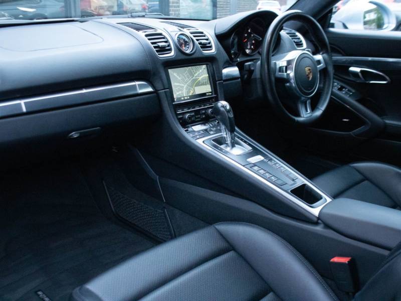 Porsche Cayman   Registered:2016(16)