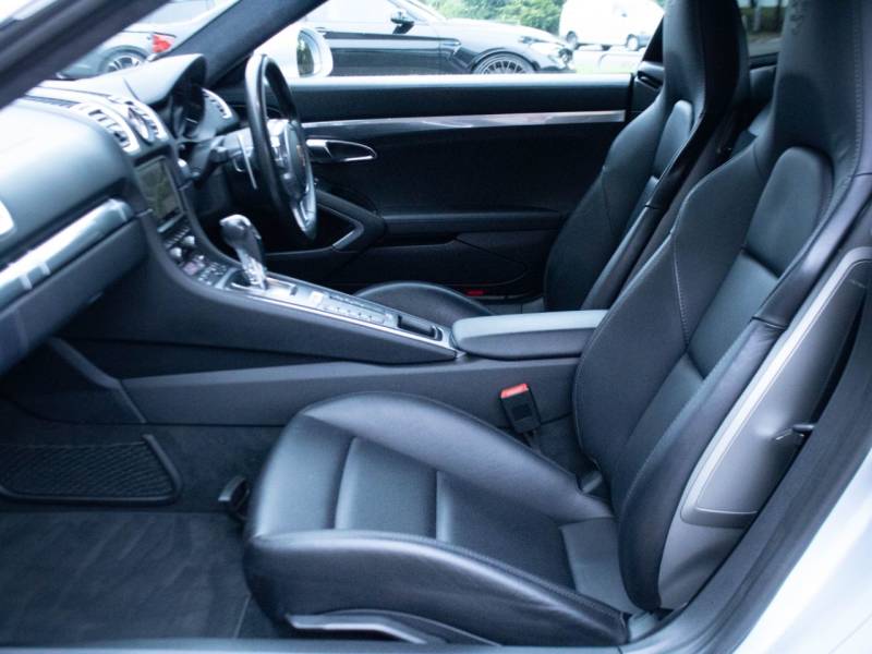 Porsche Cayman   Registered:2016(16)