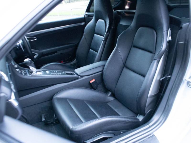 Porsche Cayman   Registered:2016(16)