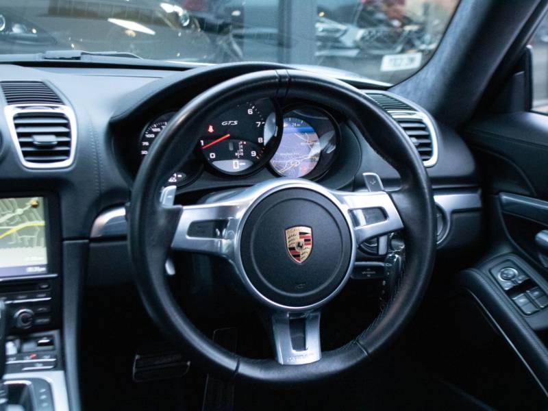 Porsche Cayman   Registered:2016(16)