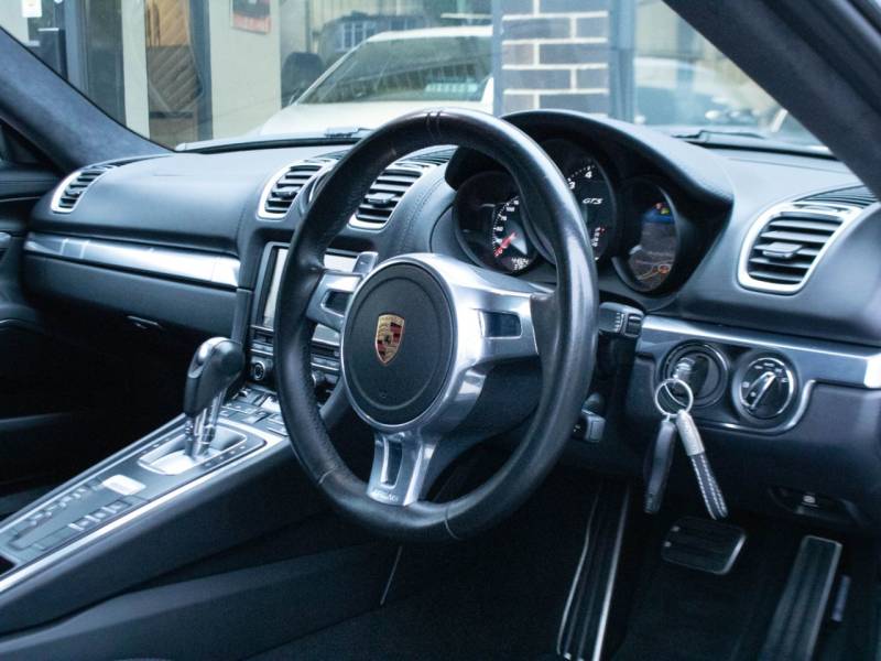 Porsche Cayman   Registered:2016(16)