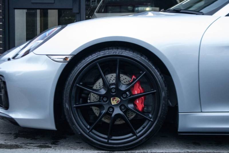 Porsche Cayman   Registered:2016(16)