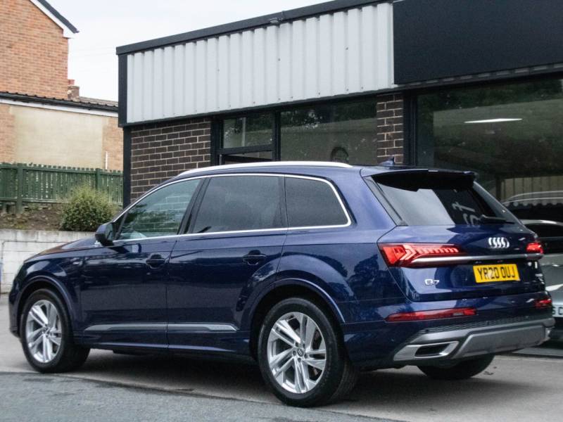 Audi Q7   Registered:2020(20)