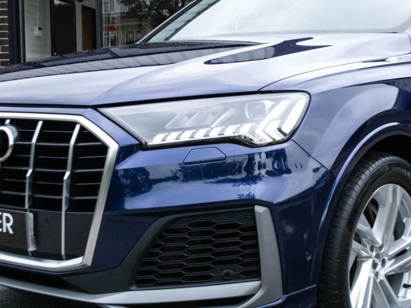Audi Q7   Registered:2020(20)