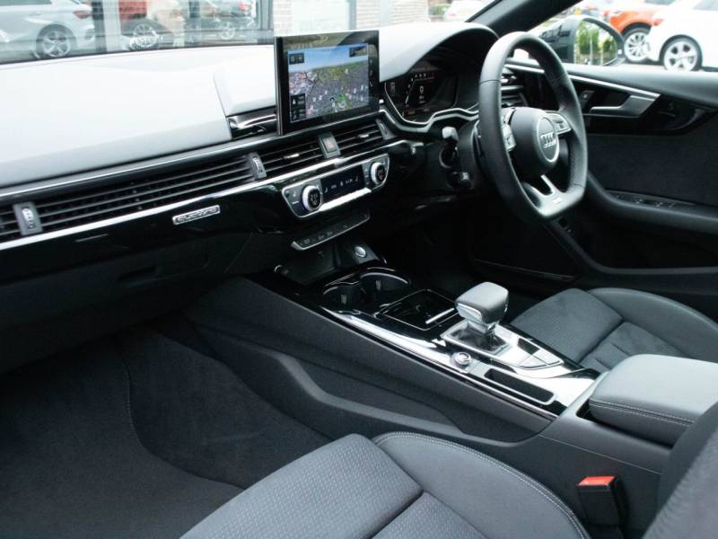 Audi A5 Sportback   Registered:2022(72)