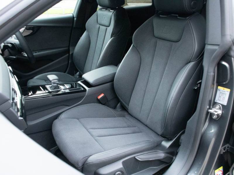 Audi A5 Sportback   Registered:2022(72)