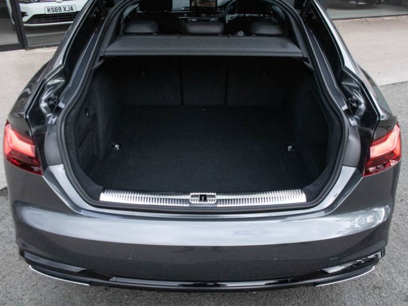 Audi A5 Sportback   Registered:2022(72)