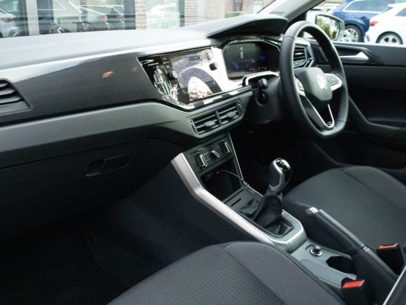 Volkswagen Polo   Registered:2024(24)