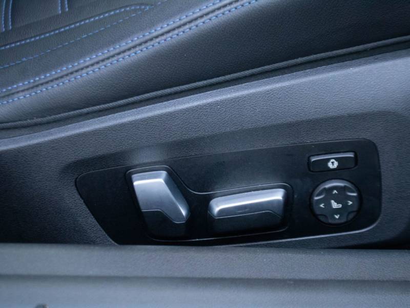 BMW 2 Series   Registered:2023(72)