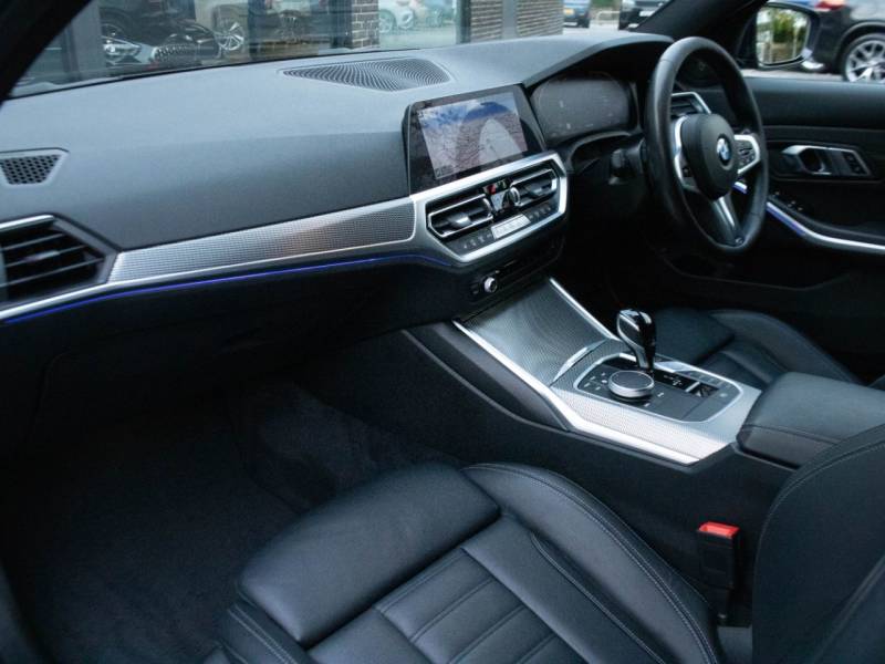 BMW 3 Series   Registered:2019(69)