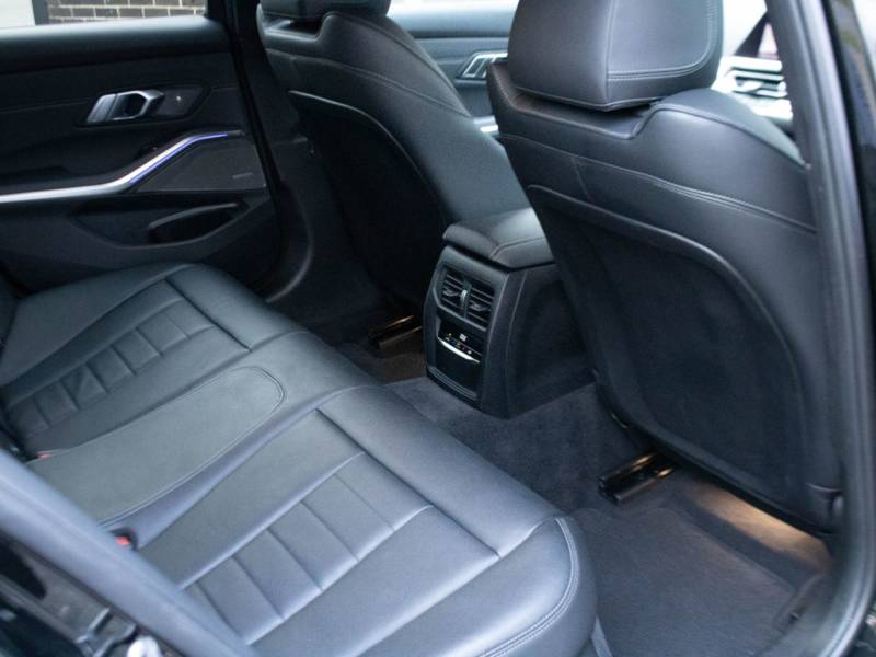 BMW 3 Series   Registered:2019(69)