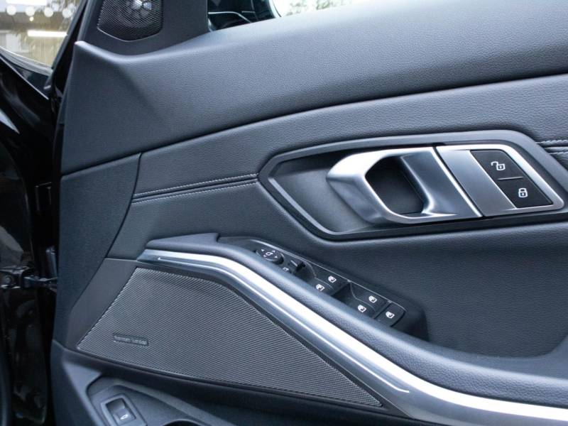 BMW 3 Series   Registered:2019(69)