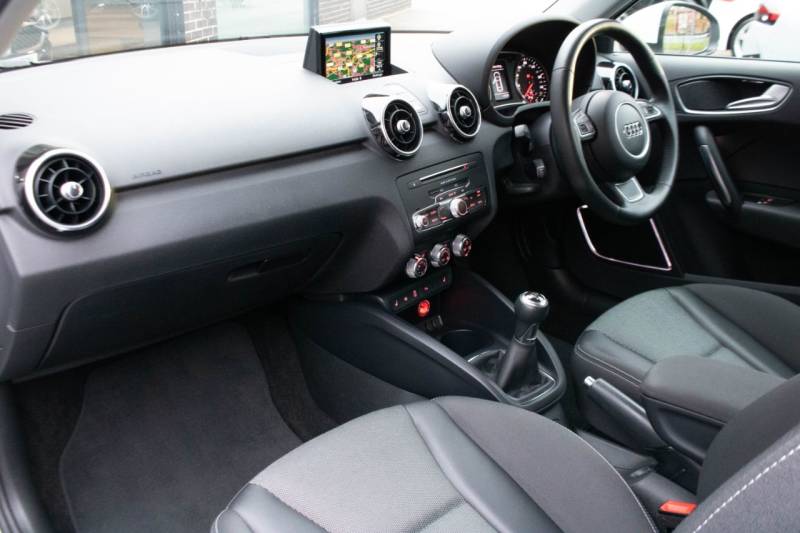 Audi A1   Registered:2018(18)