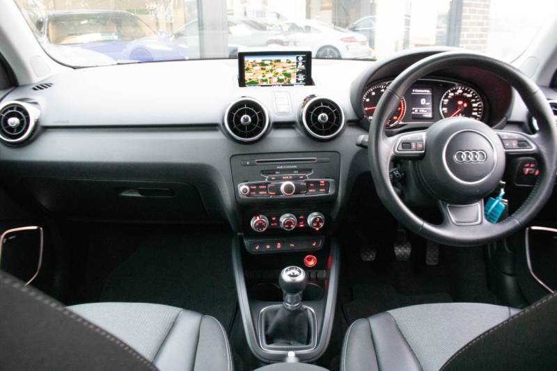 Audi A1   Registered:2018(18)
