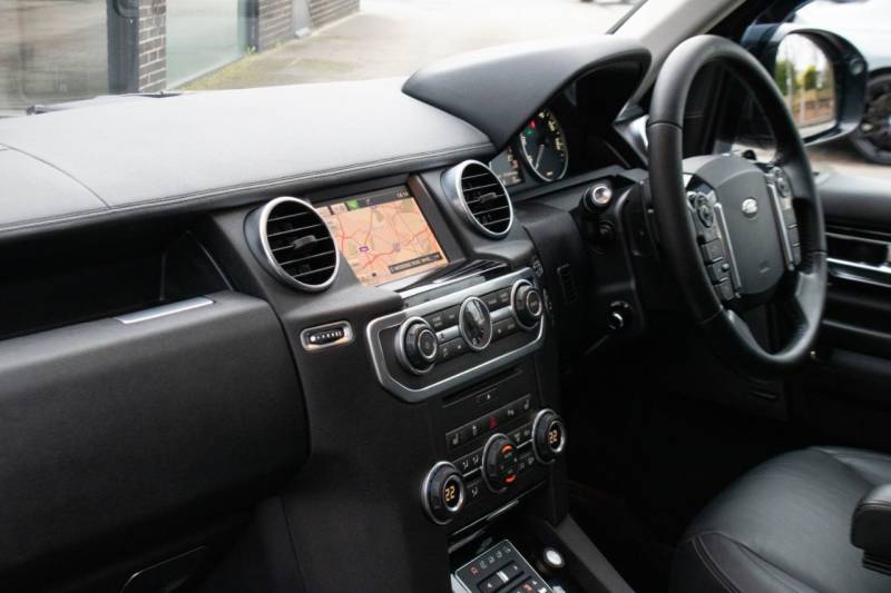 Land Rover Discovery 4   Registered:2014(64)