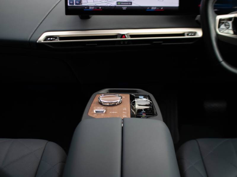 BMW Ix   Registered:2022(22)