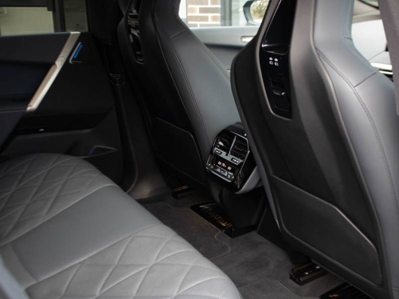 BMW Ix   Registered:2022(22)